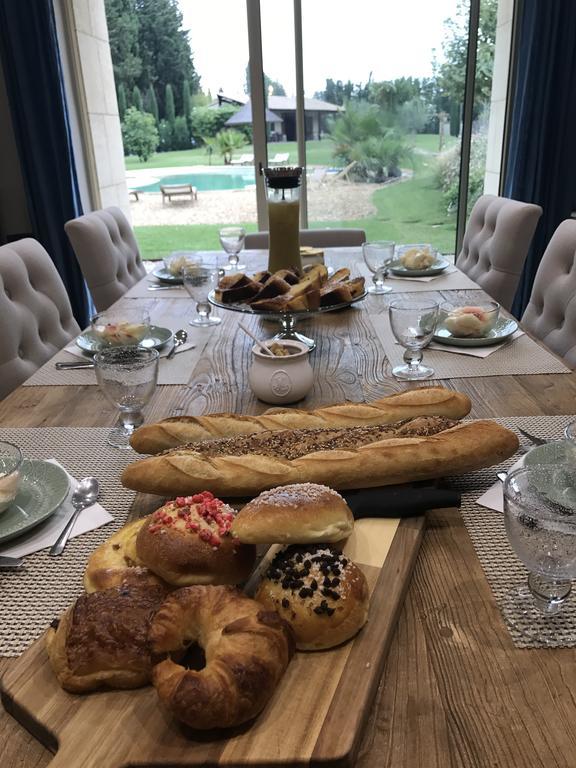 Mas Des Limites Bed & Breakfast Rognonas Luaran gambar