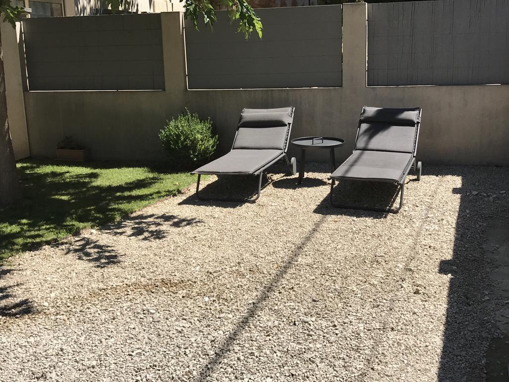 Mas Des Limites Bed & Breakfast Rognonas Luaran gambar