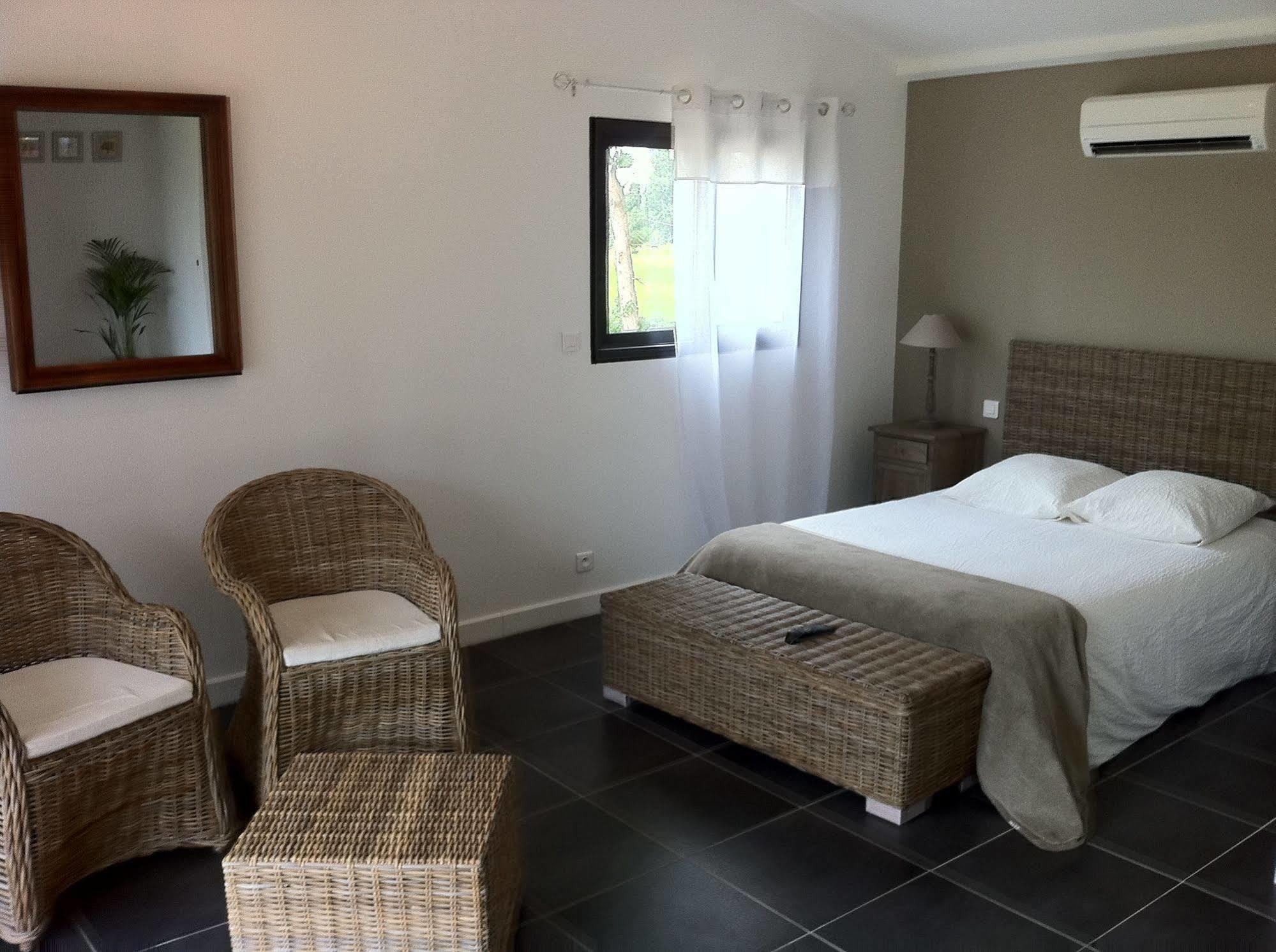Mas Des Limites Bed & Breakfast Rognonas Luaran gambar