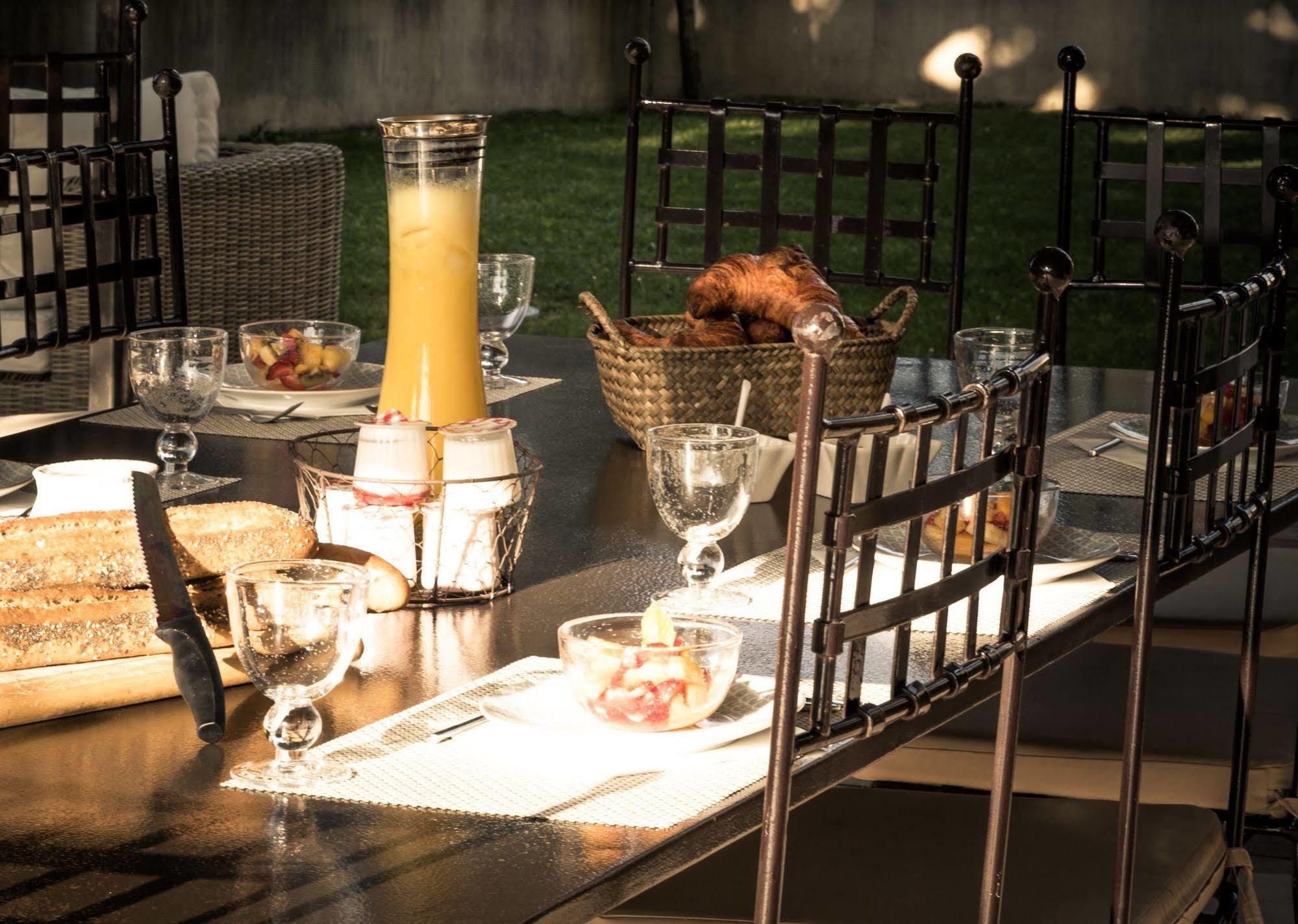 Mas Des Limites Bed & Breakfast Rognonas Luaran gambar